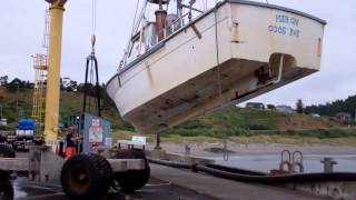 Port Orford OR boat hoist operations [upl. by Niram]