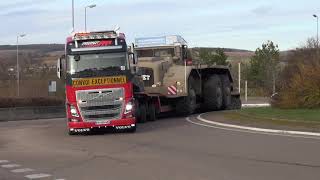 Camion BERLIET T100 de passage à Tonnerre Yonne [upl. by Ytsanyd53]