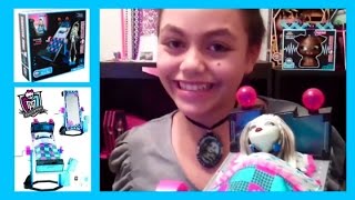 Monster High Frankie Stein Mirror Bed Review [upl. by Jd362]