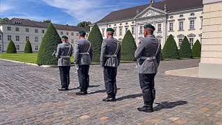 Flaggenkommando Ehrenzug Trompetensignal WachbataillonStabsmusikkorps der Bundeswehr 31052023 [upl. by Ibrahim]