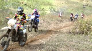 PILOTOS ACELERANDO FUNDO PARA SUBIR MONTANHA NO TRILHÃO DE MOTOS 2015 [upl. by Collie]