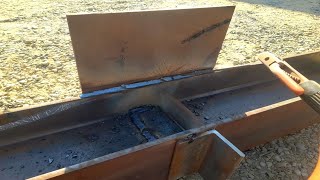 People do not know how to weld an iron plate to a steel Hbeam [upl. by Attaynik932]