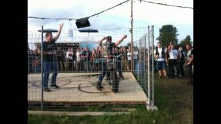 Abflug in den Zaun beim BurnOut Motorradtreffen oechsen 2010wmv [upl. by Lajet270]