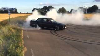 Bmw e30 turbo burnout [upl. by Lleihsad]