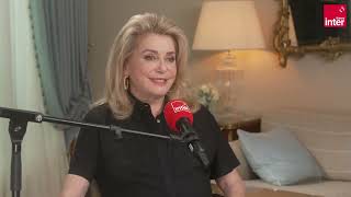 Catherine Deneuve  quotLes gens doivent décider euxmêmes et pas être influencés par des noms connusquot [upl. by Ynohtnakram5]