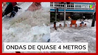 Ressaca atinge praias assusta banhistas e invade ruas no RJ [upl. by Nuawad]