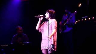 Lily Allen Naive Kooks cover Live  Liverpool Echo Arena 9th December 2009 [upl. by Lavery486]