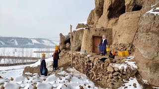 Live in a Cave in Coldest Winter  Village Life Afghanistan [upl. by Dodi]